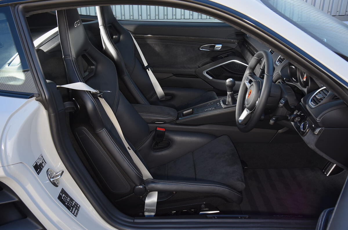 Porsche 718 Cayman GTS interior